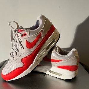 Nike Air Max 1 Habanero Red Women's Size 6 Low Top 319986-035